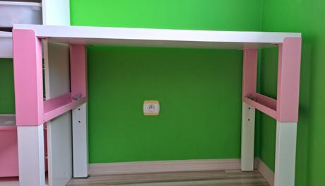 Detsky nastavitelny pisaci stol a nastav. stolicka,