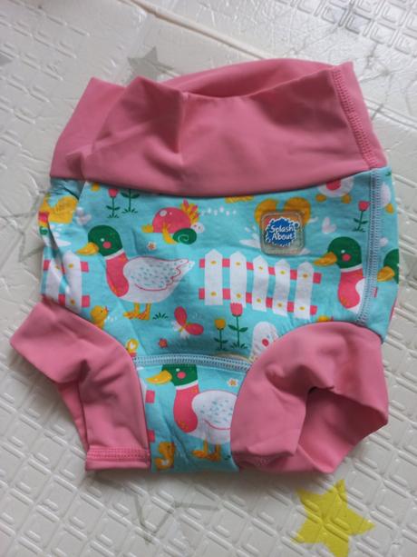 Plavky splash about, 74