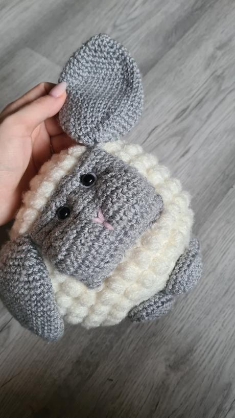 Háčkovana ovečka, 