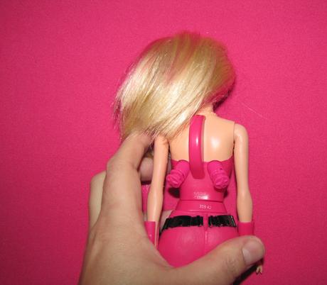 Barbie superhrdinka z rozprávky odvážna princezná, 