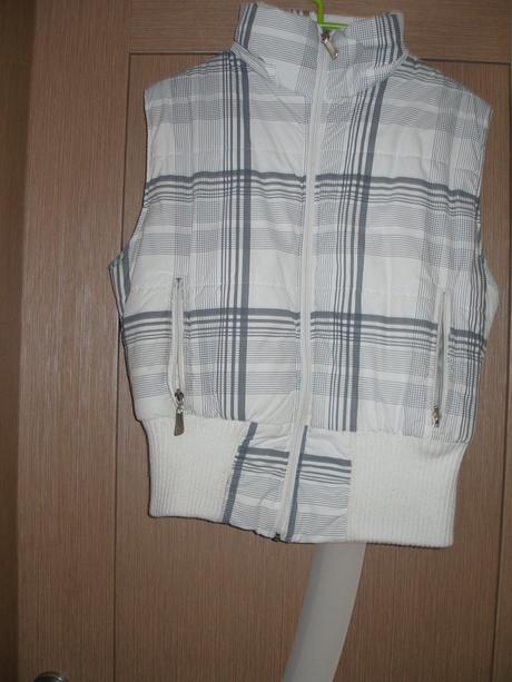 Vetrovka bez rukávov, 38