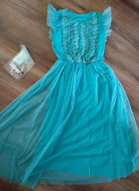 Dámske krásne šaty, s