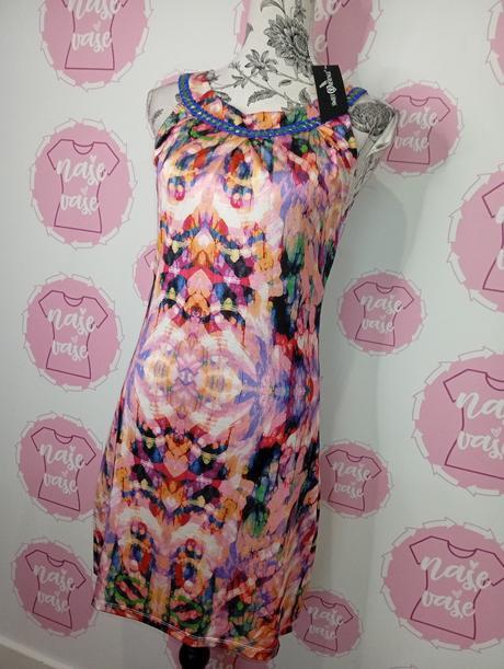 Krásne farebne šaty, m