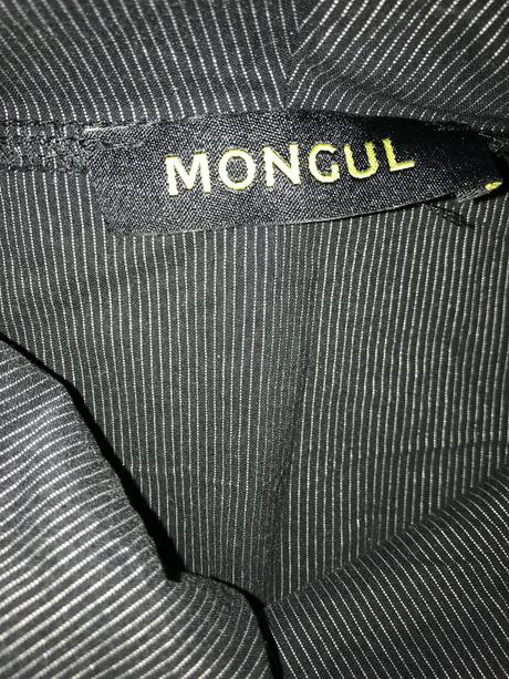 Čierne páskované šaty, s