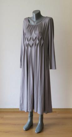 Elegantné sivé maxi šaty s kosoštvorcovým detailom, xxl
