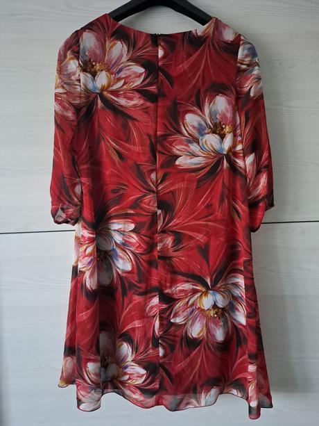 Spoločenské šaty, 48