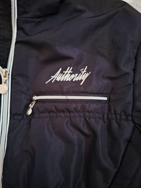 Lyziarska bunda, authority,s