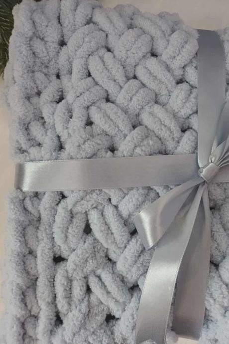 Mäkučká puffy deka do kočíka sivá, 