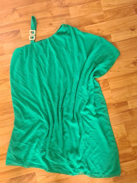 Letné šaty na ramienko, m