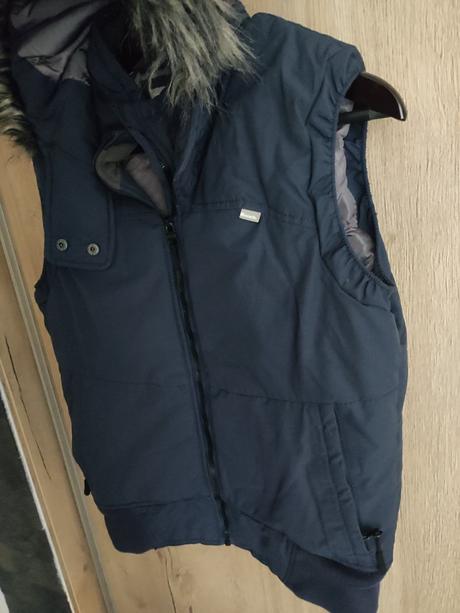 Hrubšia vesta, bench,m