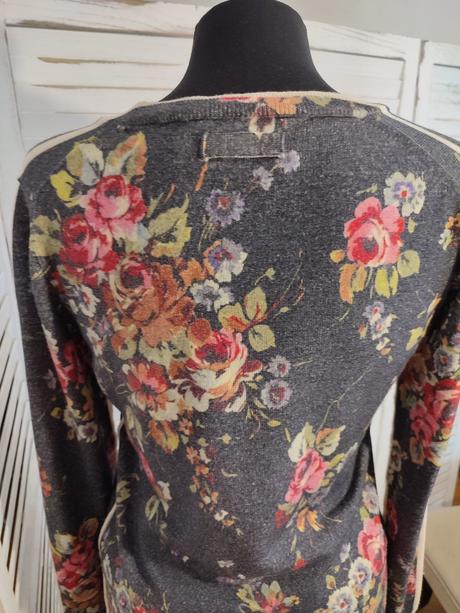 Luxusný pulóver značky dolce gabbana, m