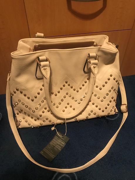 Nova kabelka s vysačkou, 