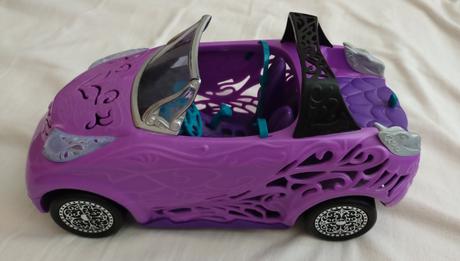 Monster high auto,