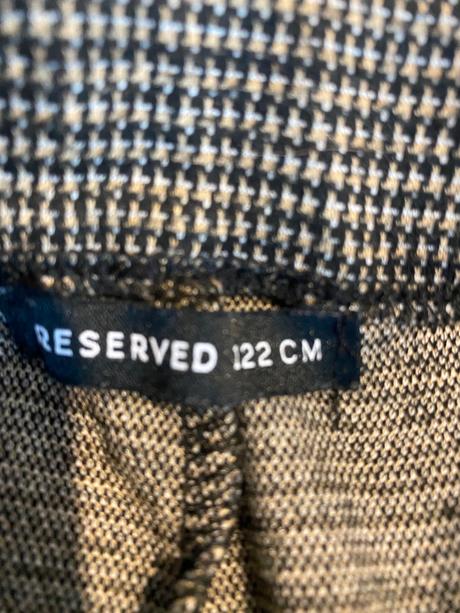 Leginy, reserved,122