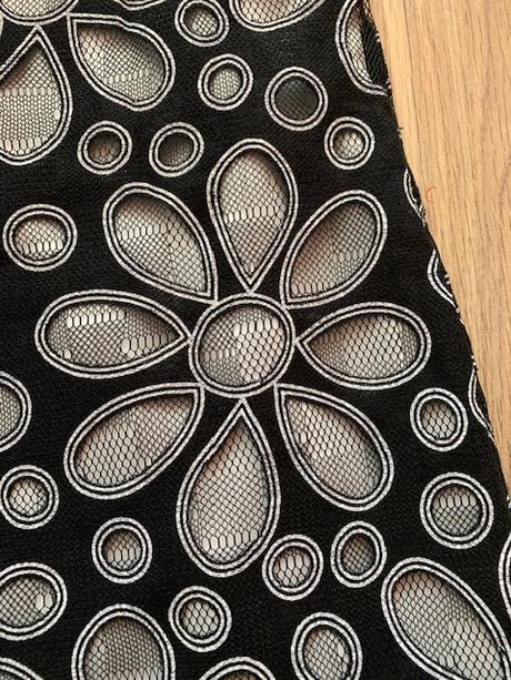 Čierne šaty s kvetmi, promod,xs