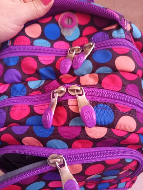 Bodkovaný školský batoh, 