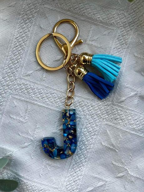 Ručne vyrobené živicové kľúčenky, 