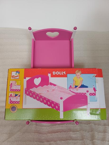 Postieľka pre bábiky, 