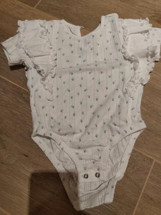 Biele body s kvietkami a volánmi, reserved,92