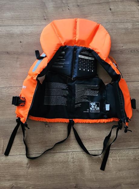 Záchranná vesta, s