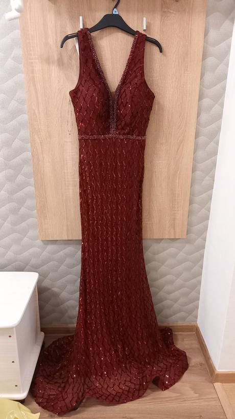 Spoločenské saty, m