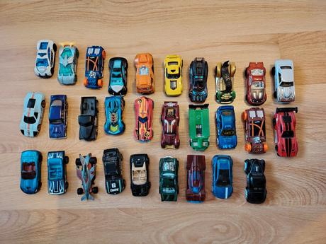 Autíčka hotwheels, 