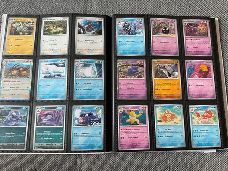 Pokémon 151 album s kartičkami 1-165 komplet,