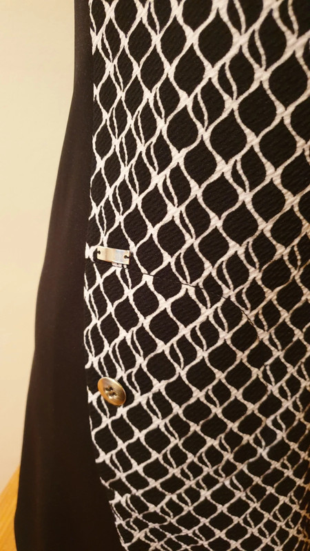 Zoštíhľujúce šaty w línia, 38