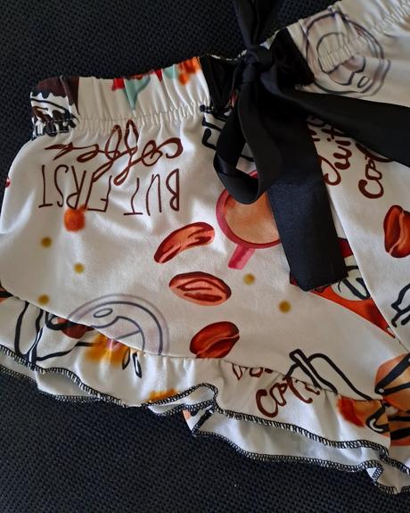 Volánové kraťasy, reserved,s