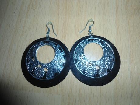 Cierno-strieborne nausnice, 