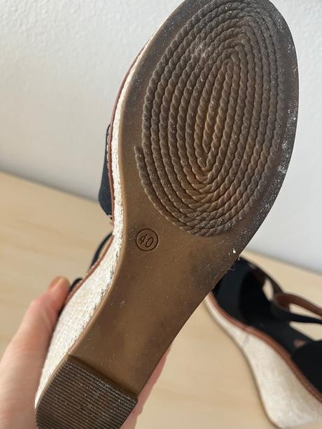 Sandále na podpätku, 40