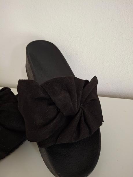 Čierne semišové šlapky pohodlné top, deichmann,38