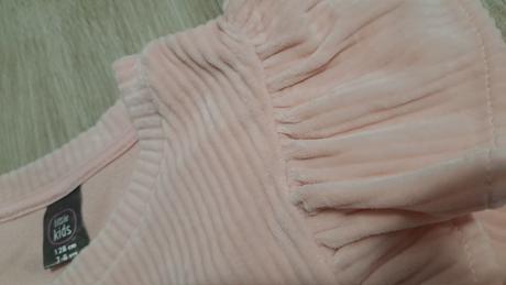 Krásny pulóvrik, 128