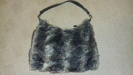 Huňatá kabelka,