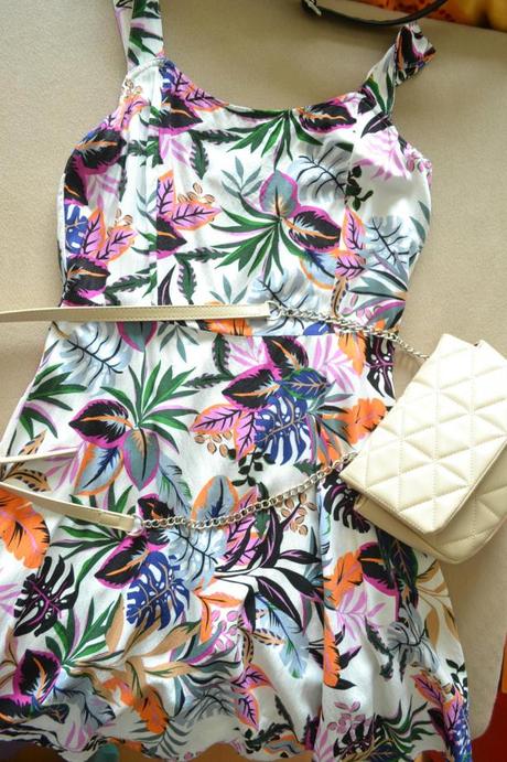 Príjemné šaty s gumičkou vzadu xs/m, orsay,s