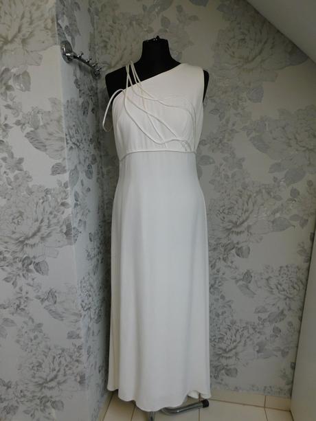 Luxusne pekne šaty na slavnost, 40