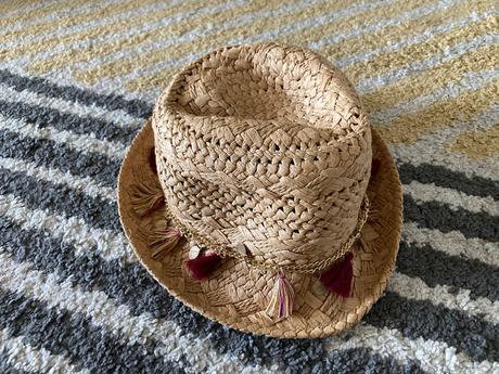 Klobúk s retiazkami 128/140, takko,104