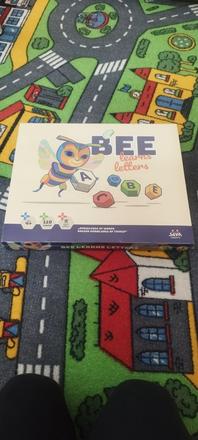 Seva mozaika - včielka, písmená,