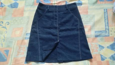 Dámska sukňa s vreckami, 36