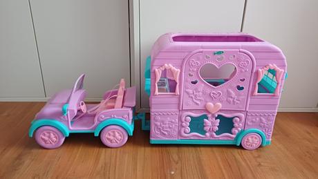 Barbie auto s prívesom, 