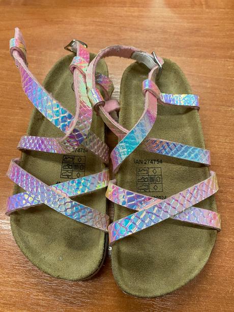 Sandale, reserved,28