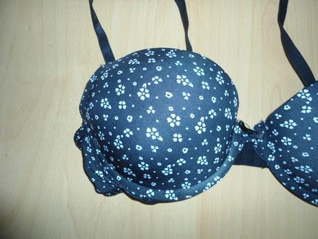 Čierna podprsenka s kvietkami, 80b