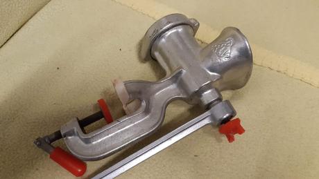 Predám mlynček na mäso., 