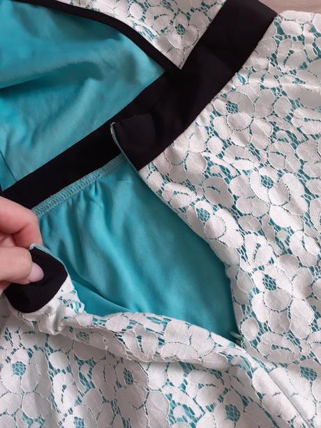 Čipkované šaty, s