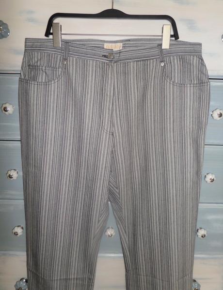 Nohavice jeansového strihu, 48