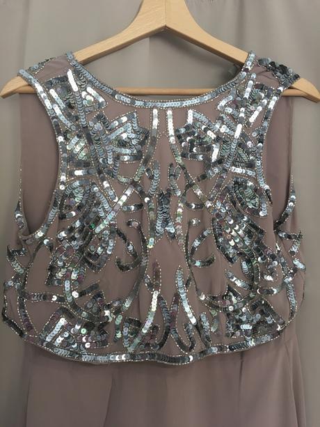 Spoločenské šaty, 38