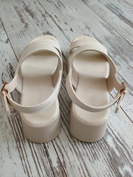 Sandále na platforme, 38