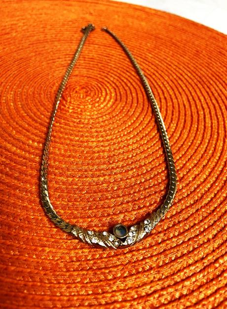 Náhrdelník s opálom,