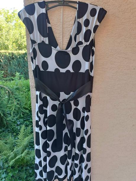 Spoločenské šaty, 42