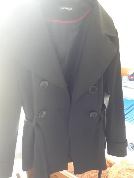 Kabát ma prechodné obdobie, george,m